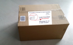 Paket mit Adressangaben - miradlo versanddepot - die Lieferadresse in Konstanz