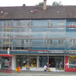 Fassadenrenovierung 2005, gegipst wurde mit roten Putzresten, die später überstrichen wurden, miradlo 2005