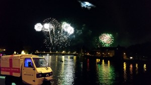 Feuerwerk am Rhein in Konstanz, Apelina - miradlo Versanddepot, die Lieferadresse