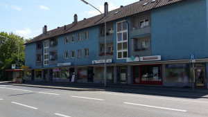 Bushaltestelle, Kurzparkplätze nur wenige Meter daneben, Radweg, Gehweg vorm miradlo Versanddepot Konstanz, Lieferadresse