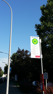 neue Haltestelle Bismarcksteig ab 12.9.2016, am Bildrand ist eine Ampel zu sehen, die bisherie Haltestelle war noch vor der Ampel - Bushaltestellen verlegen in Konstanz 