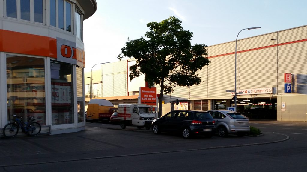Apelina als Einkaufsfahrzeug, Obi, Kaufland und Co in Konstanz - miradlo-Versanddepot