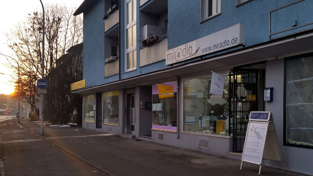 Je nach Jahreszeit öffnen wir bei Sonnenaufgang, miradlo Versanddepot, die Lieferadresse in Konstanz