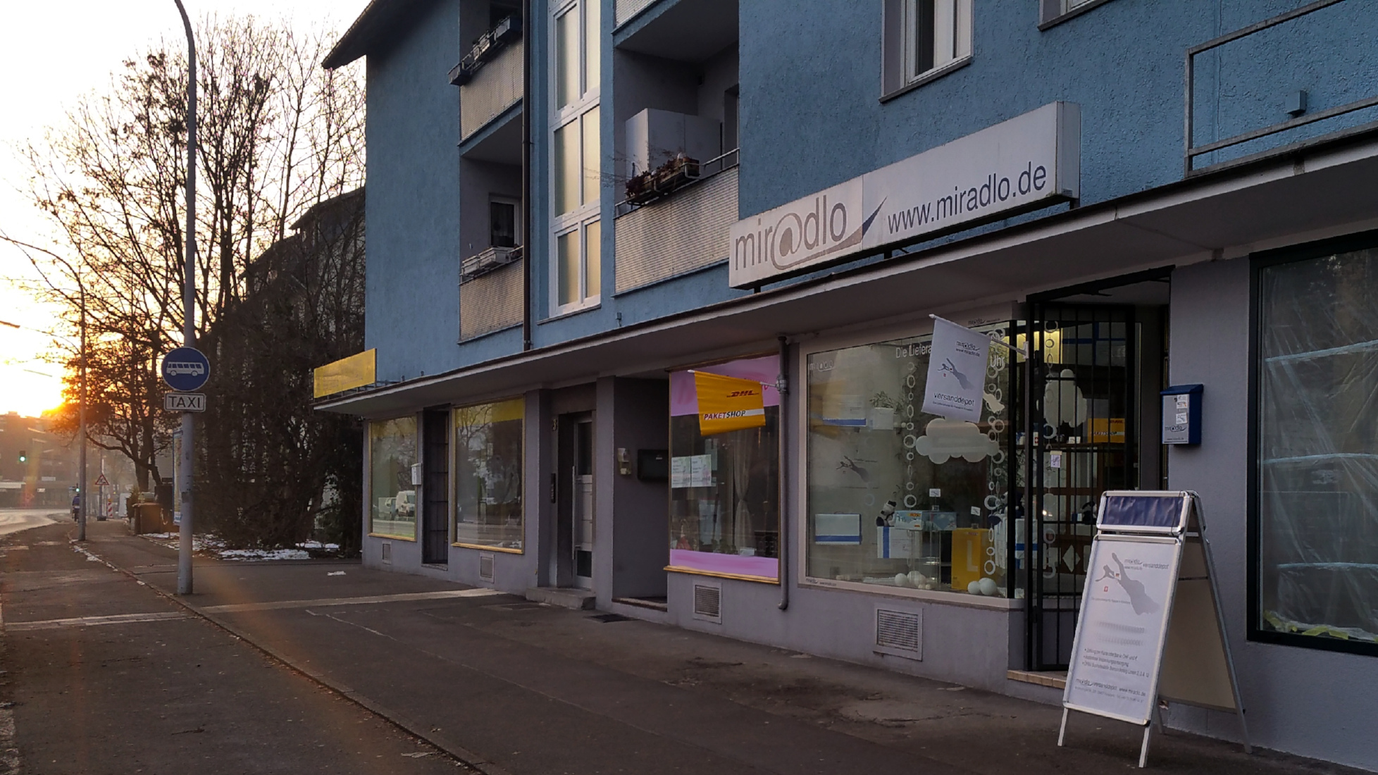 Je nach Jahreszeit öffnen wir bei Sonnenaufgang, miradlo Versanddepot, die Lieferadresse in Konstanz