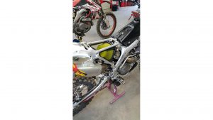 Motorradwartung - Nina - Motocross-Adventskalender - miradlo Versanddepot