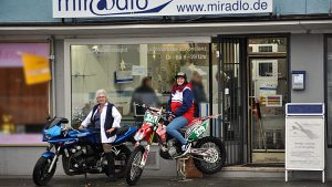 miradlo und Moppeds - Nina und Ute - Motocross-Adventskalender - miradlo Versanddepot