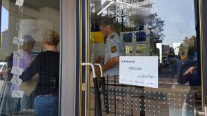 Einbruch - Aufnahme Schäden durch Polizei und Spurensicherung - miradlo-Versanddepot Konstanz